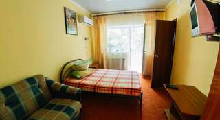 Гостиница Orekhovaya roscha Джубга Двухместный номер с 1 кроватью и собственной ванной комнатой-1